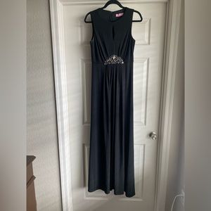 Sleeveless formal gown